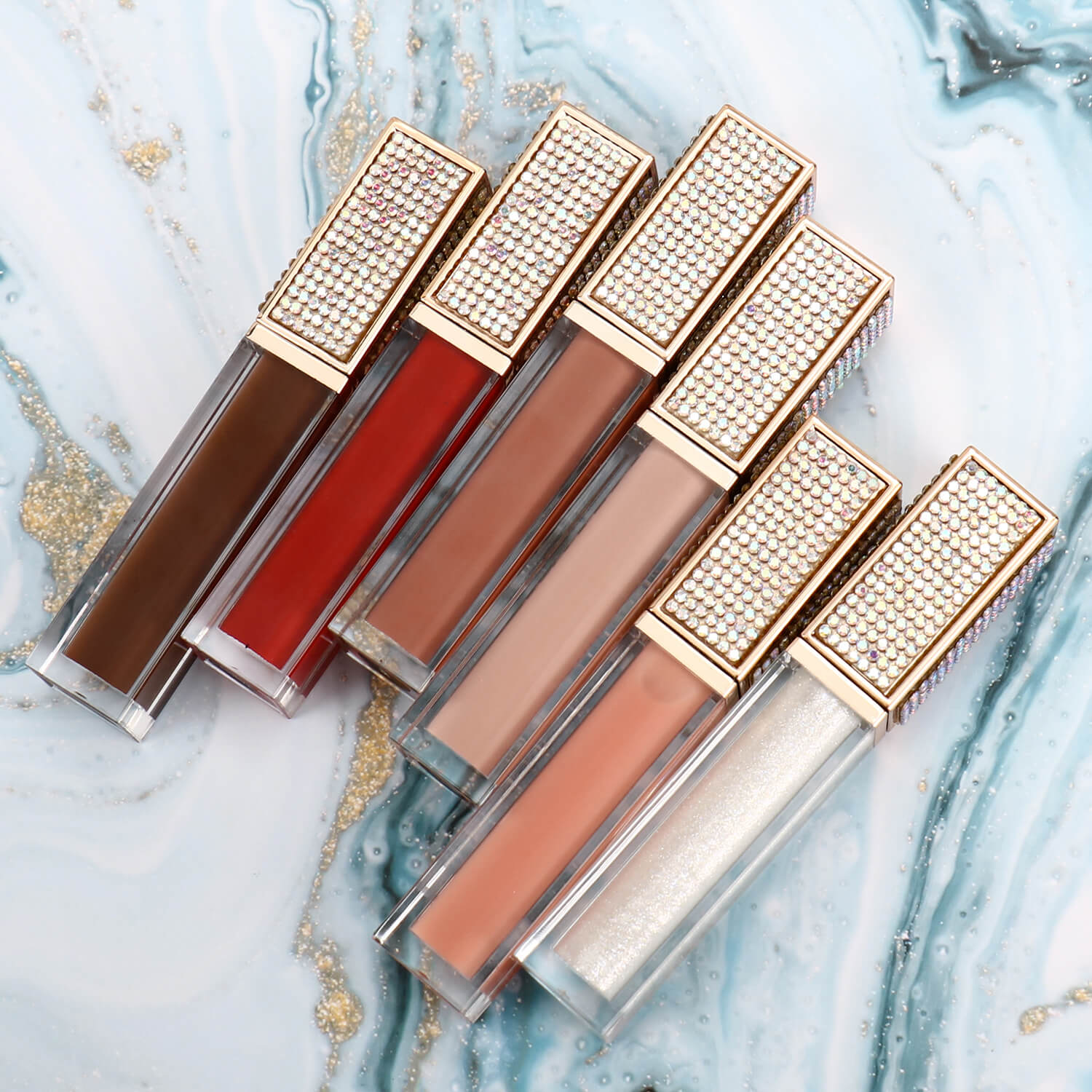 Long-wearing formula keeps your lips glossy for hours without constant reapplication