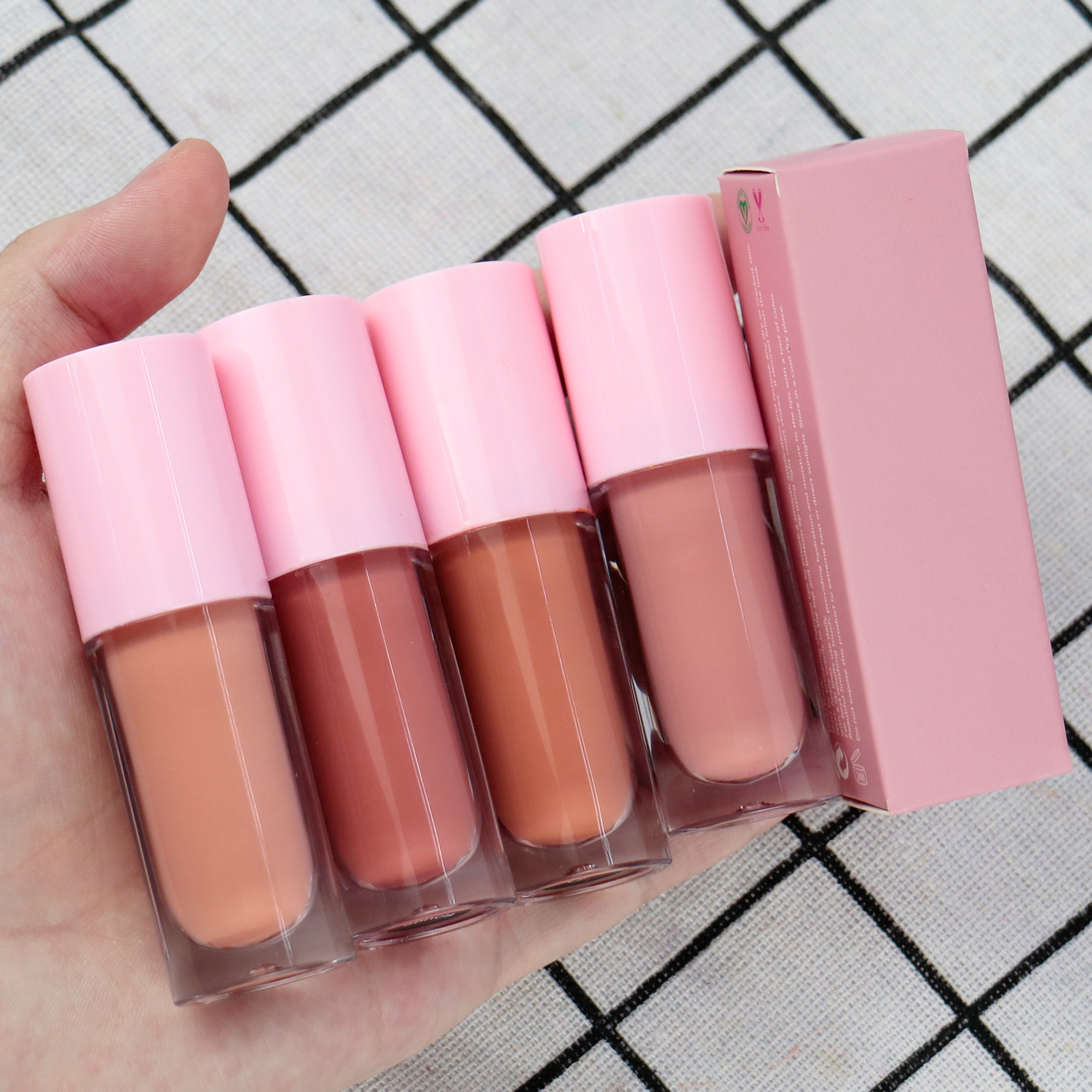 Plumping Lip Gloss with Collagen thumbnail