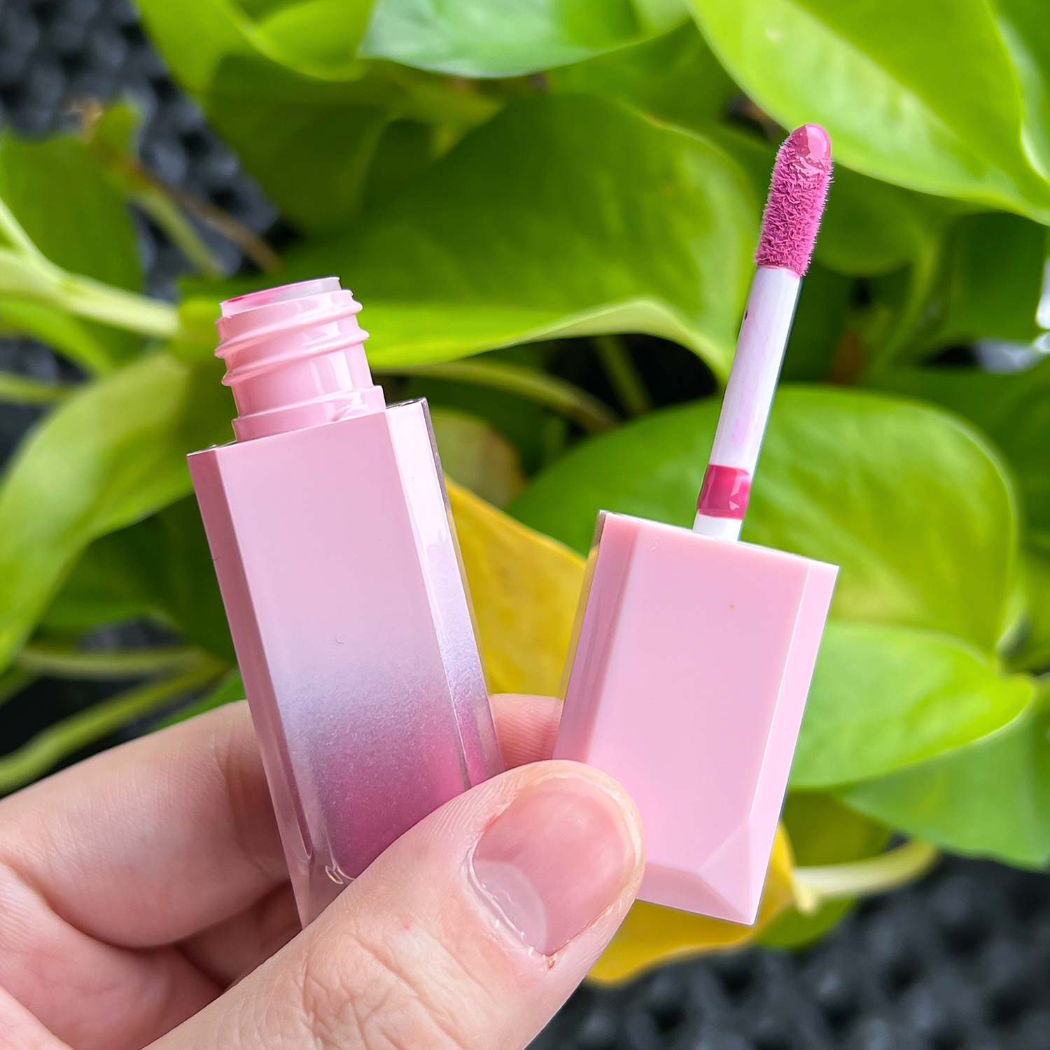 Pink Gradient Lip Gloss Tube - Customizable Cosmetic Packaging for Lip Products thumbnail