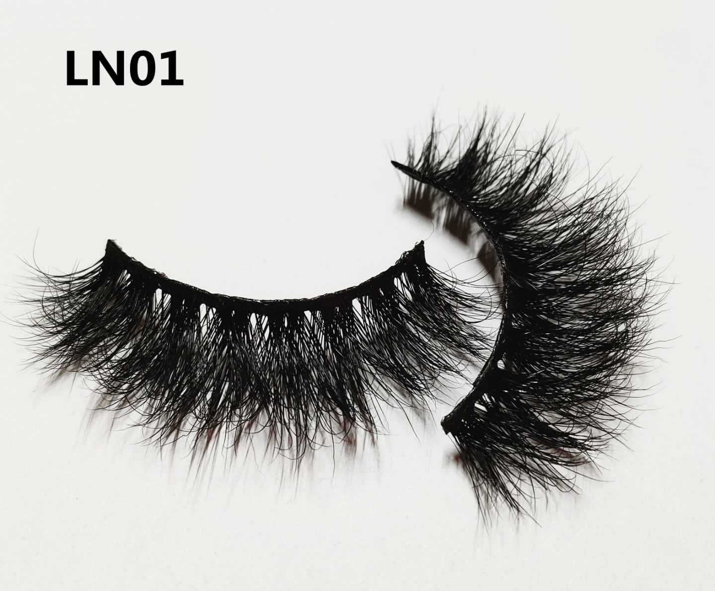 Wholesale & Retail Faux Mink Lashes – Lightweight, Natural Look | Private Label Customization