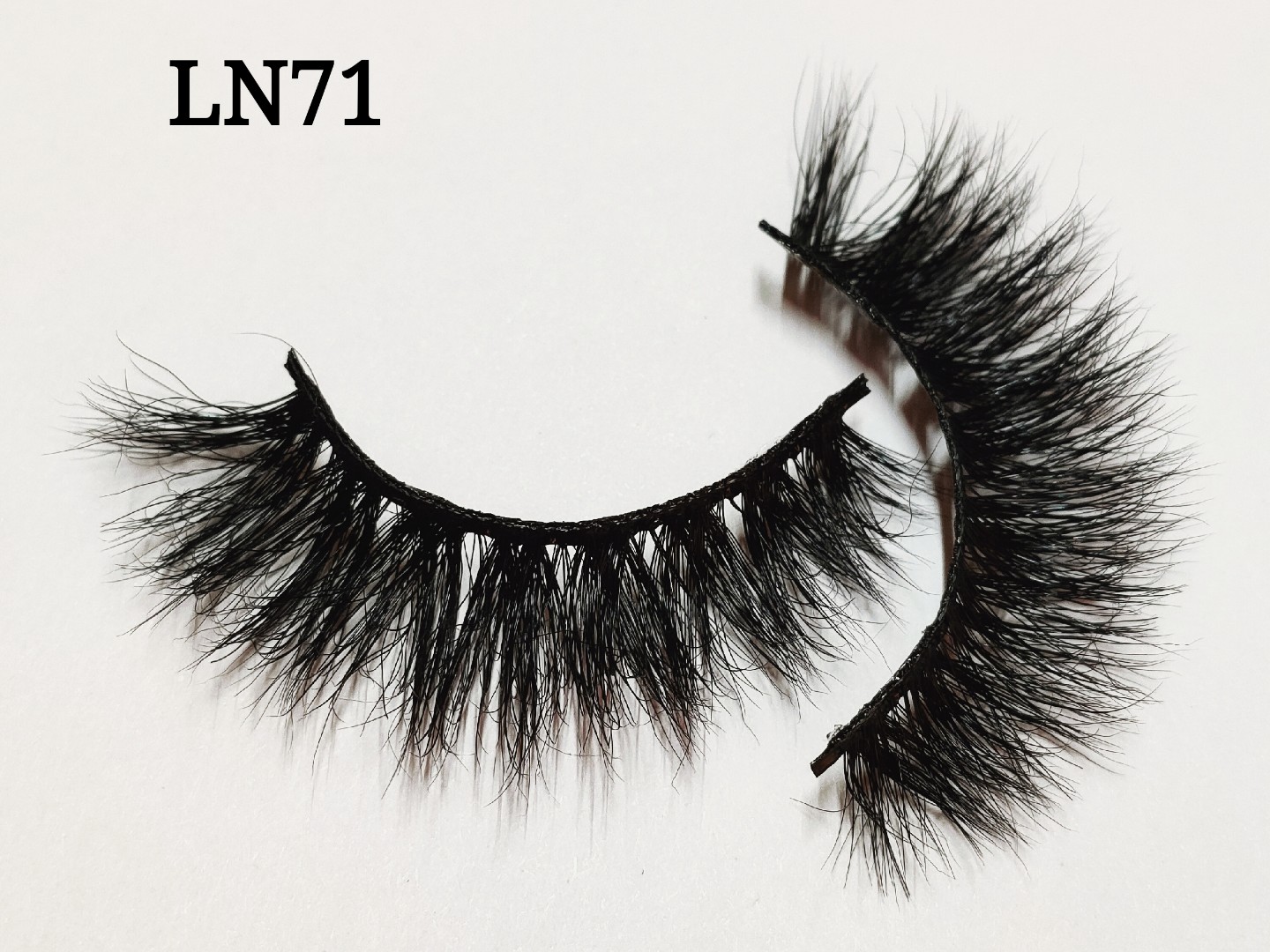 Genuine Mink Eyelashes | Luxury Natural Lashes | AcelifeBeauty thumbnail